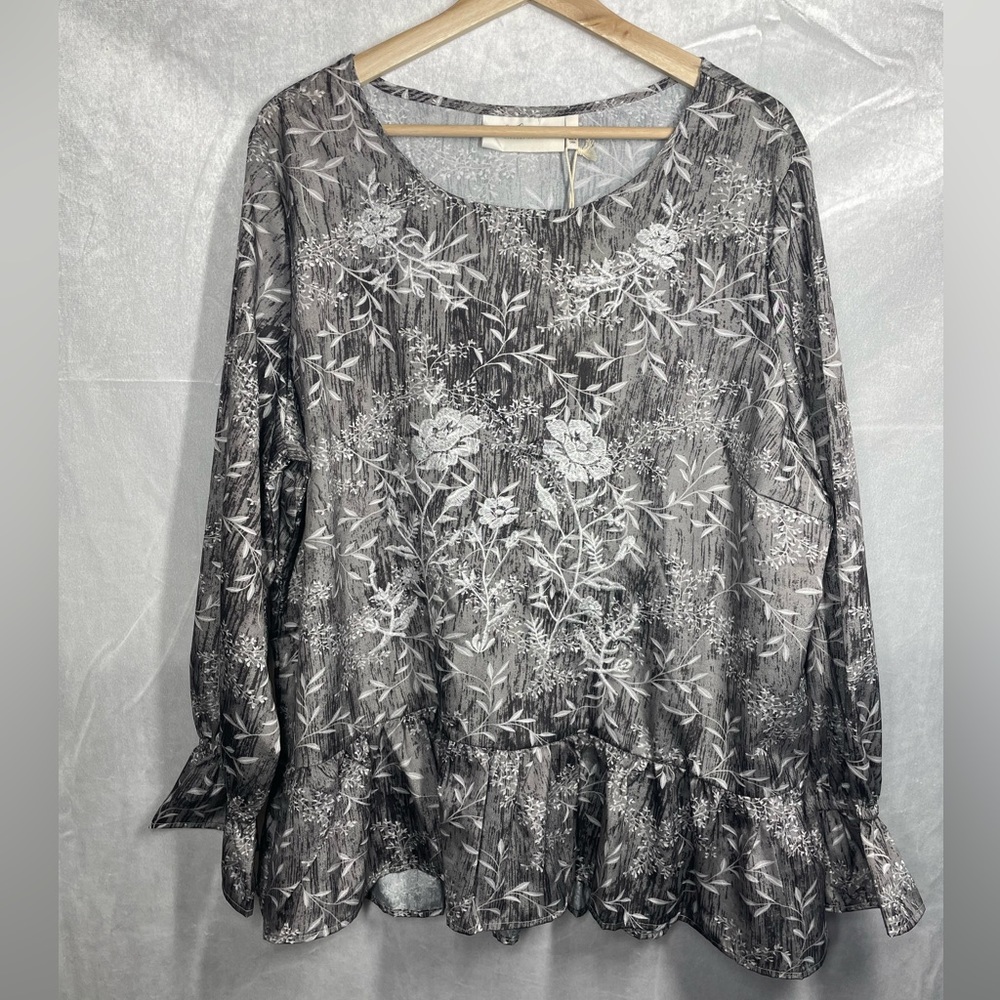 NWT Hillary Scott La Bellum Floral Blouse Sz 1X